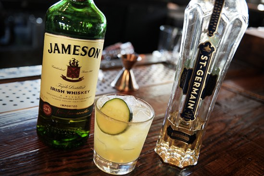 10 Easy Irish Whiskey Cocktails You Can Make At Home This ...