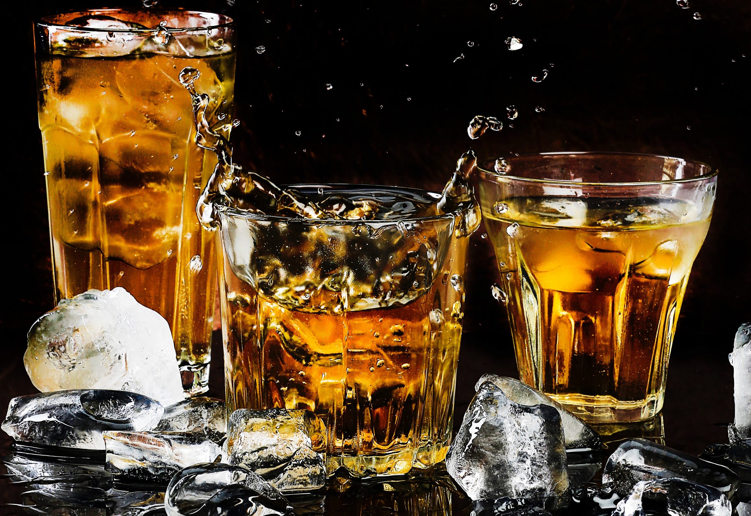 Best Whiskey Glasses To Take Your Drink To A New Level ...