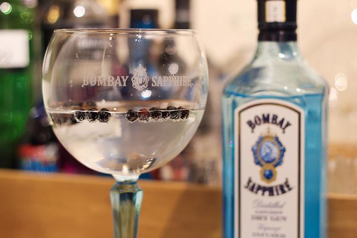 Bombay Sapphire Gin, Juniper Berries &  Tonic, perfect g& t!