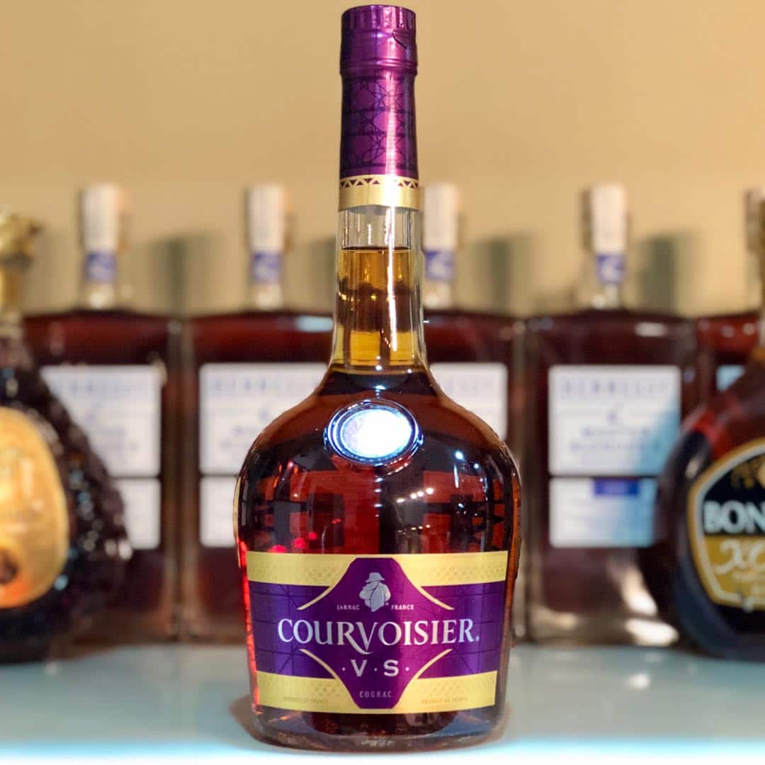 Courvoisier VS Brandy Cognac 700ml 0.7L, Food &  Drinks, Alcoholic ...