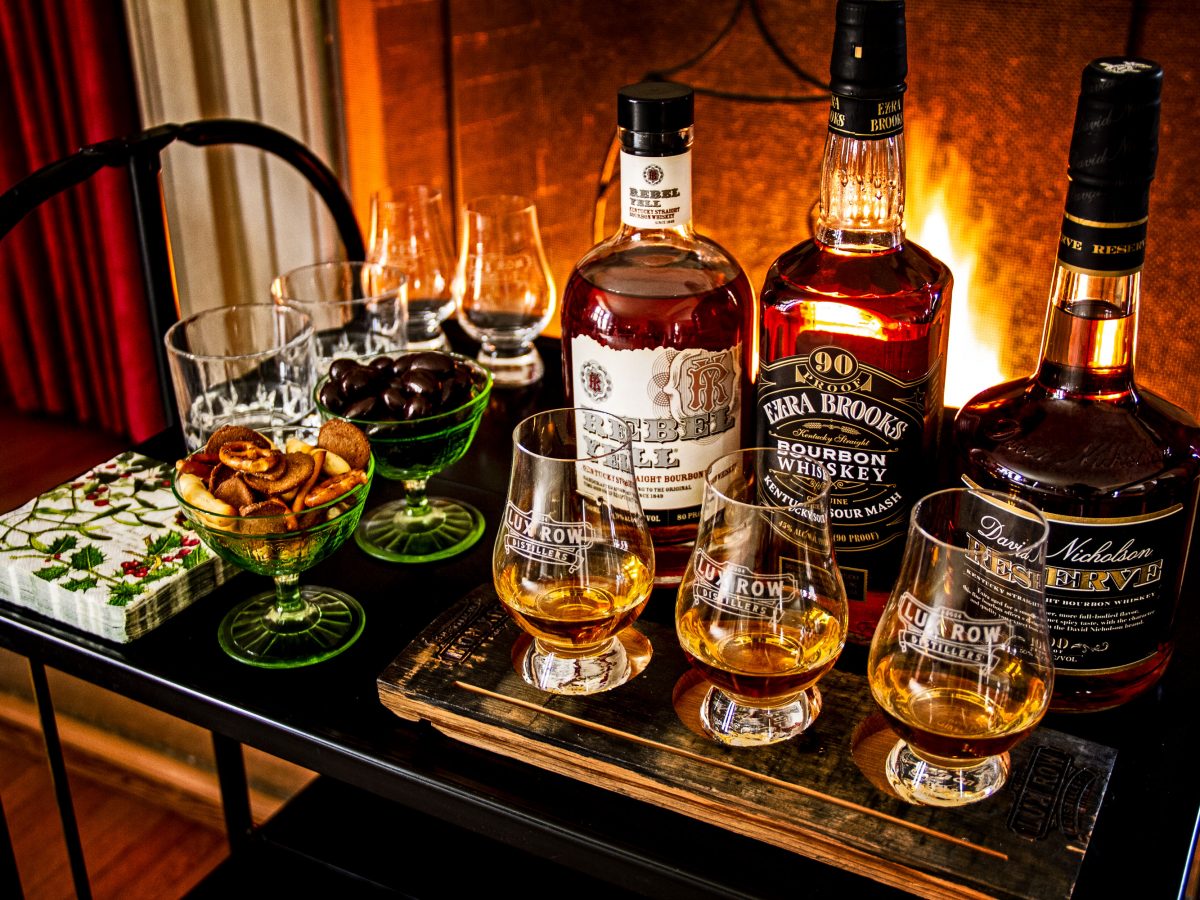 How to Host a Holiday Whiskey Tasting Party