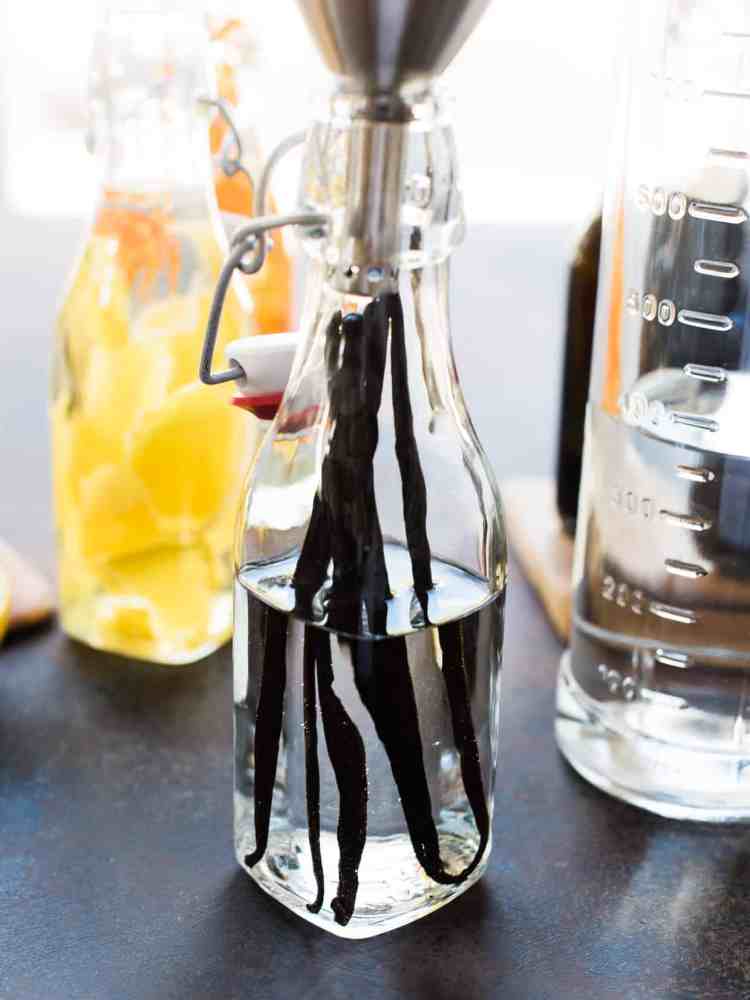 How to Make Vanilla Extract and More Homemade Extracts ...