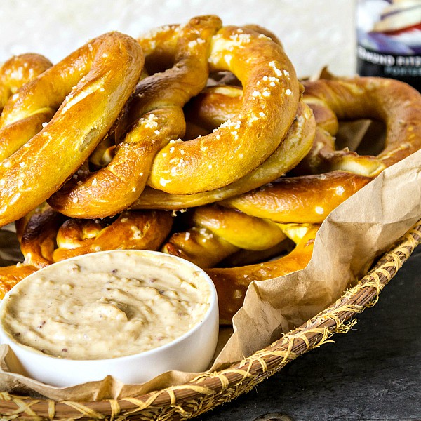 Soft Pretzels to Serve with Beer Cheese